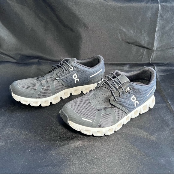 Women’s On Cloud - Cloud 5 Running Sneaker - Black & White - Picture 6 of 12